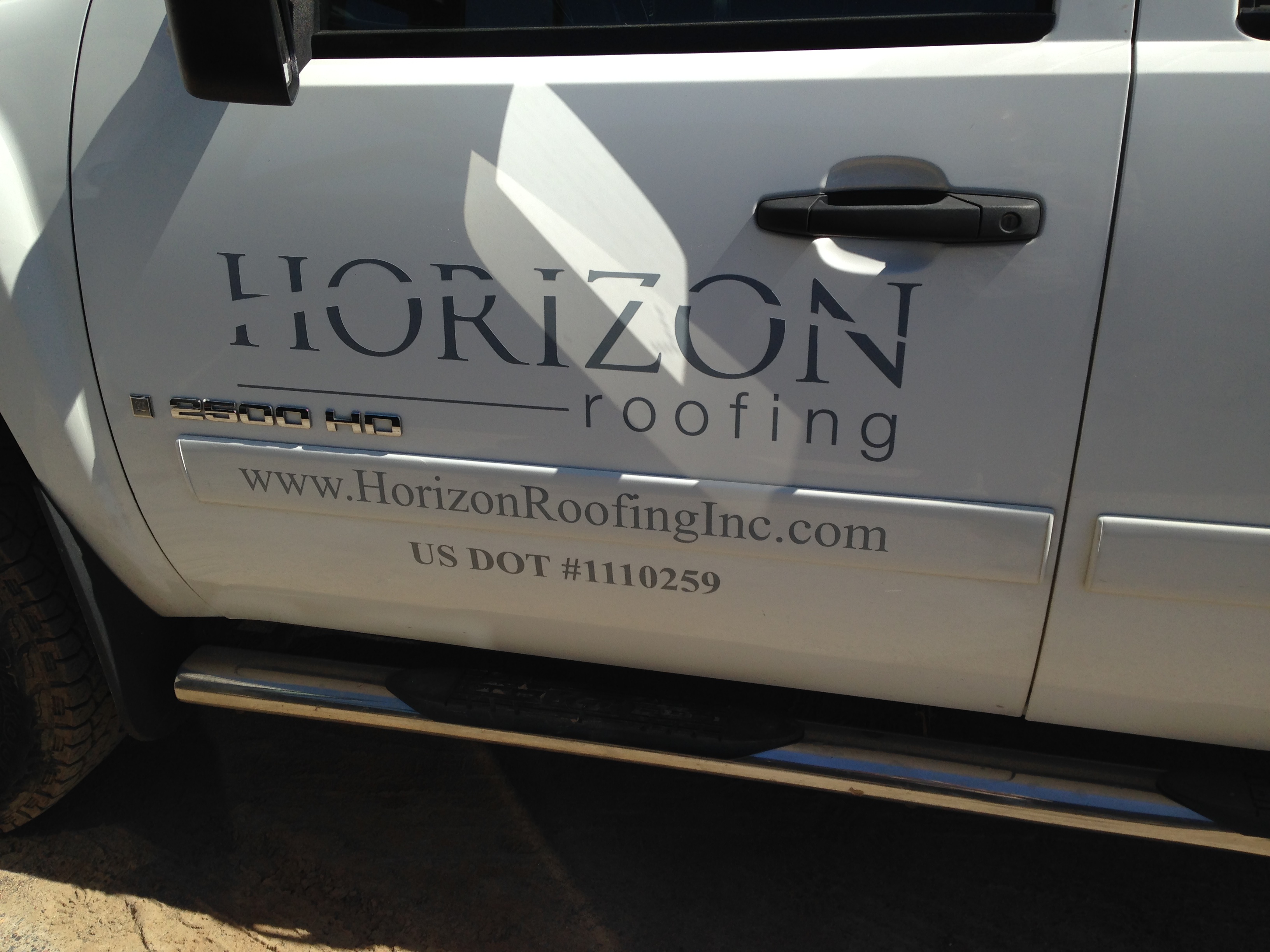 Custom Signs for Horizon Roofing | Signmax.com